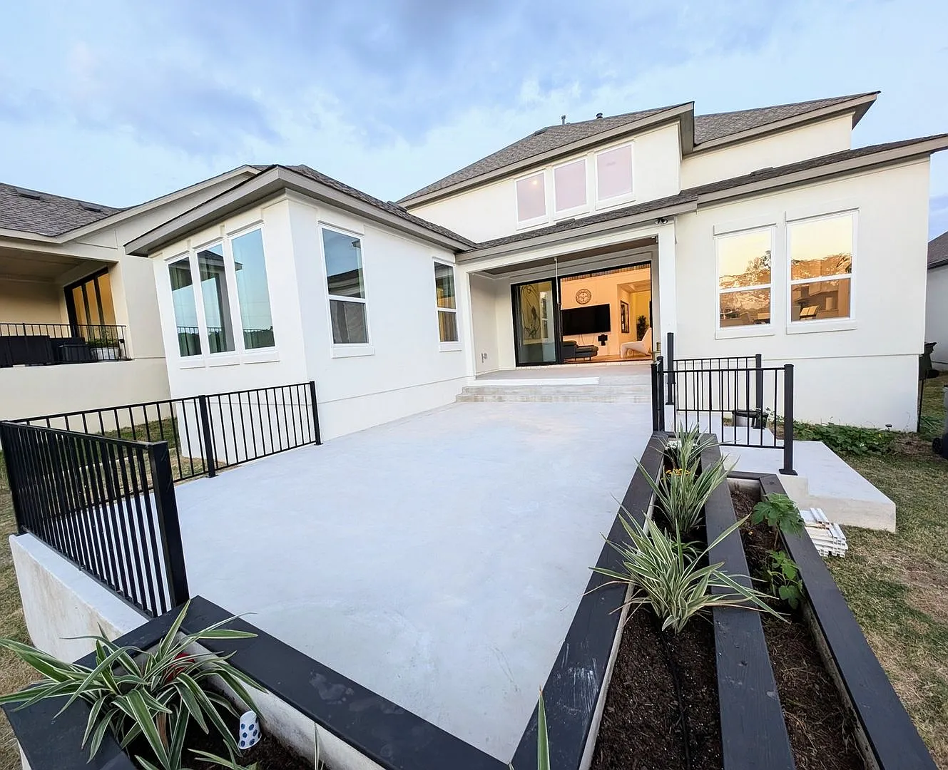 Luxurious 4BR House in the Travisso community. — Photo 3