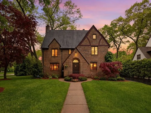 141 Ellington St, Longmeadow, MA 01106