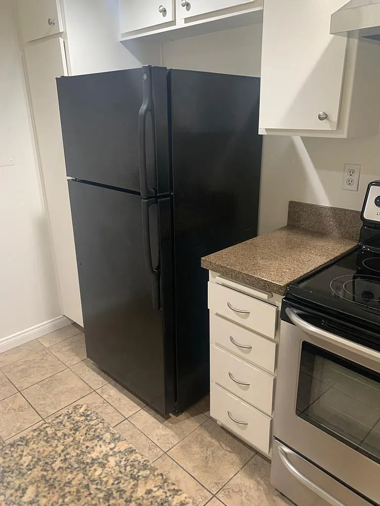 2 bed, 752 sqft, $2,600 — Photo 4