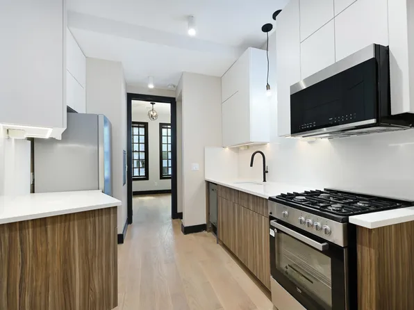 208 15th Street image 9 of 46