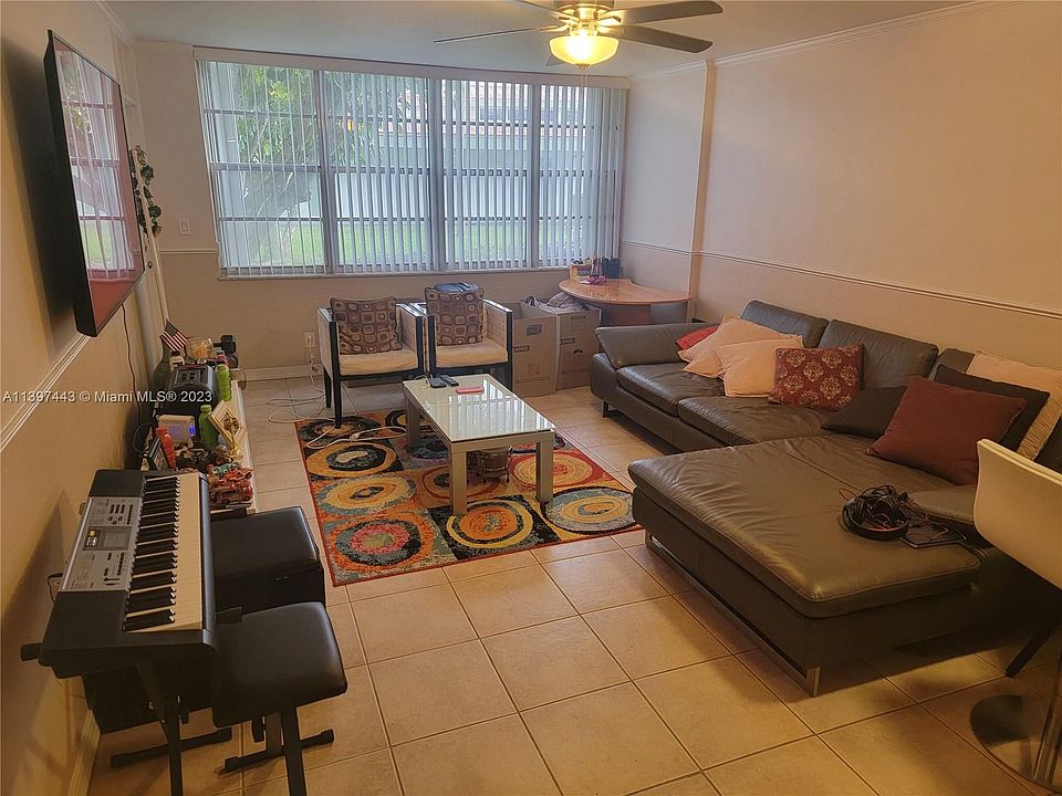 1st image of 2731 Taft St APT 106