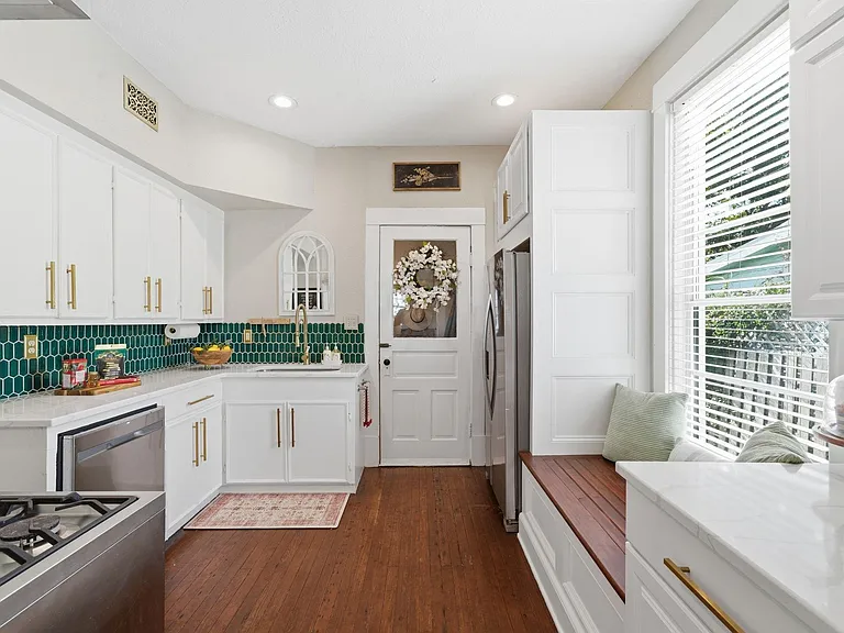 1001 Avenue K — Photo 10