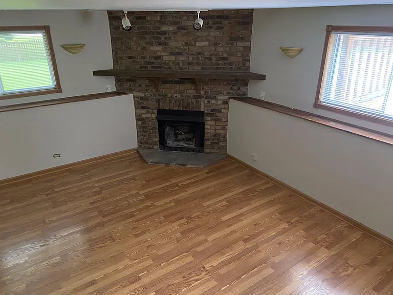 2720 Springdale Cir — Photo 9