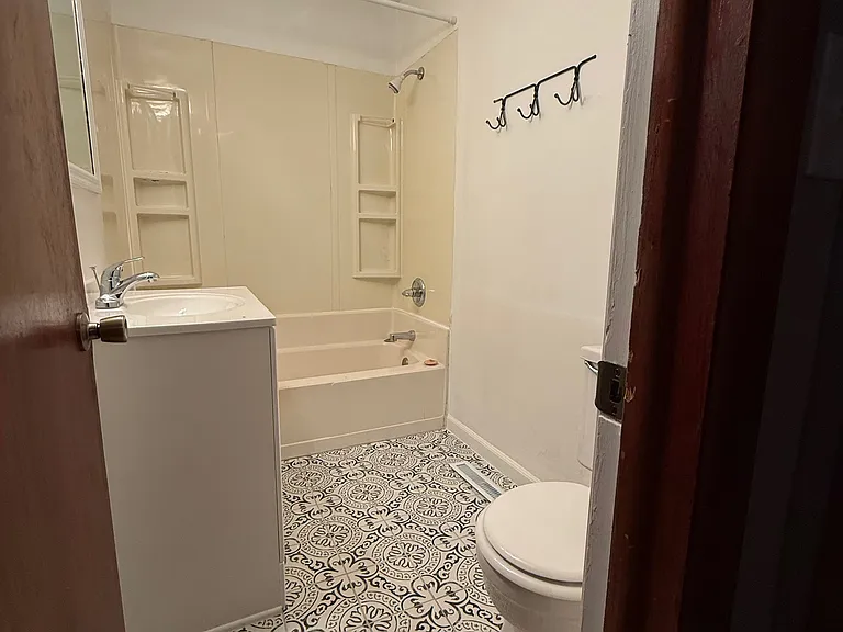 4902 Douglas Ave — Photo 6