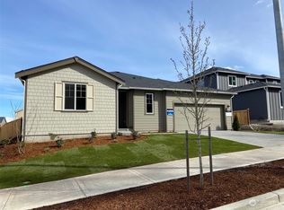 952 Panoramic Loop #15, Bremerton, WA 98312