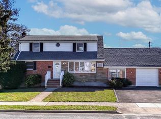 71 Kathleen Dr N, Syosset, NY 11791