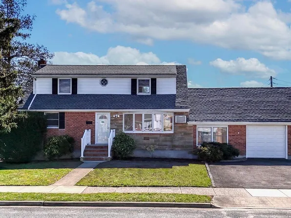 71 Kathleen Drive, Syosset, NY 11791