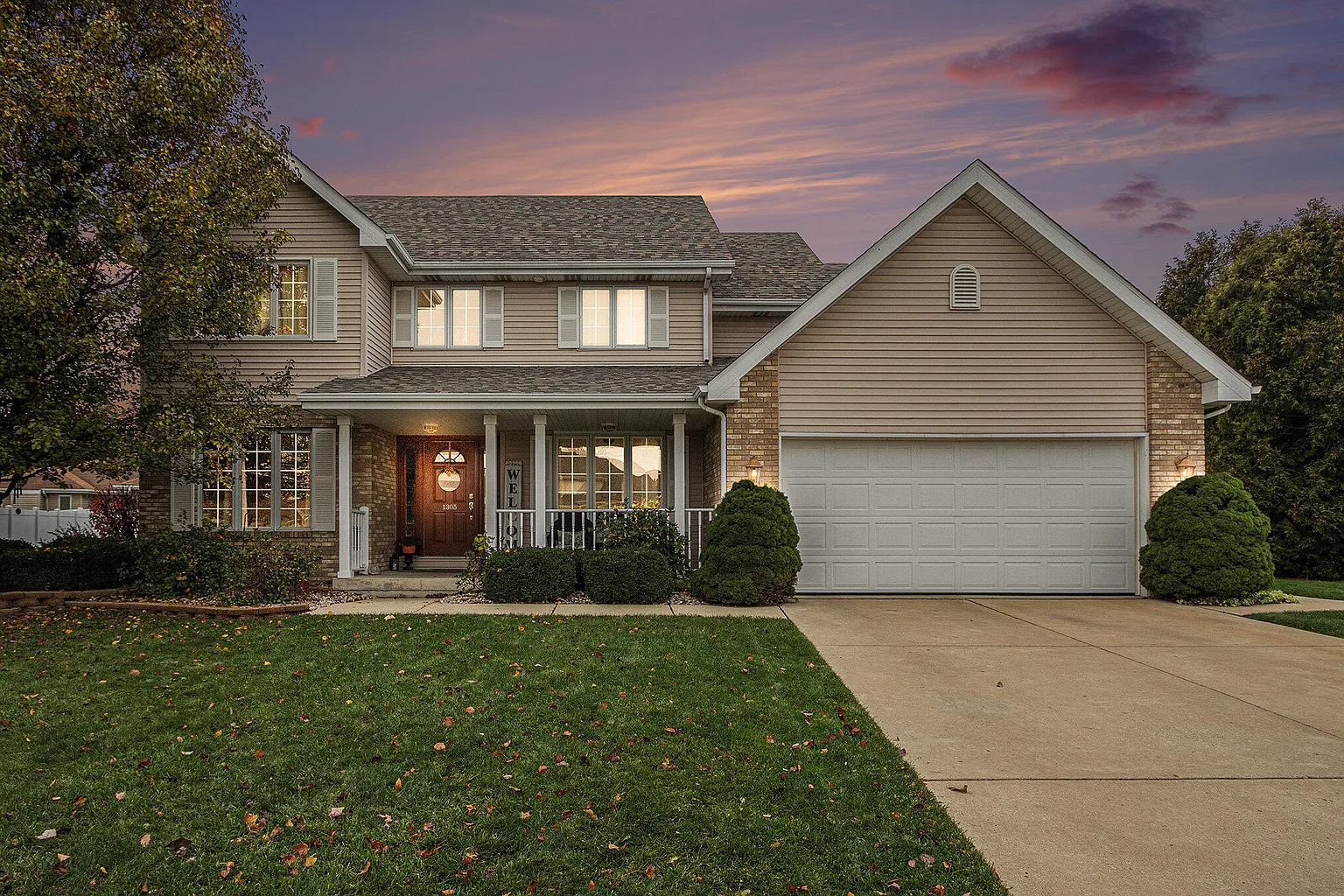 1305 Westbrook Dr photo 1