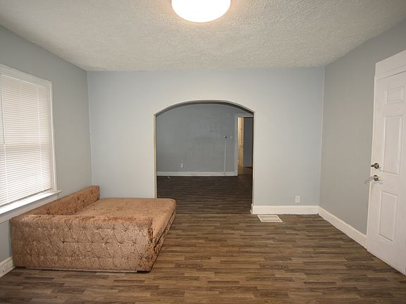 3rd image of 718 N Linwood Ave