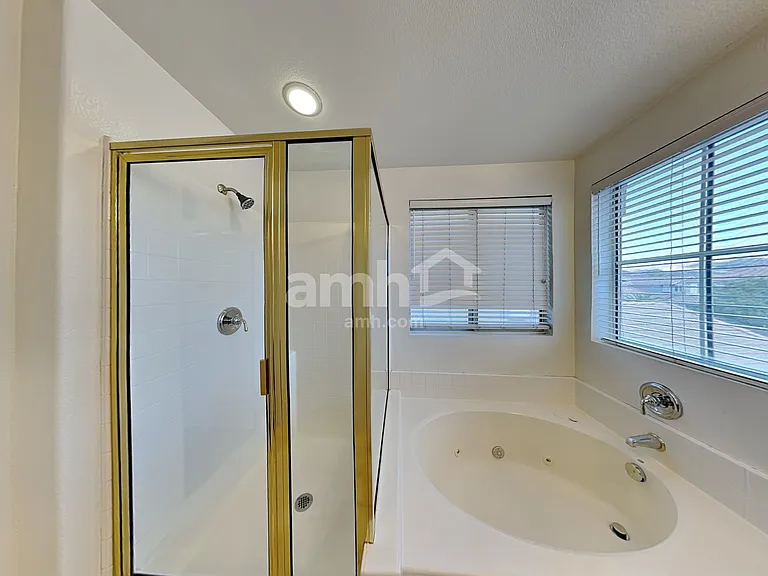 1006 Lone Pine River Ave — Photo 12