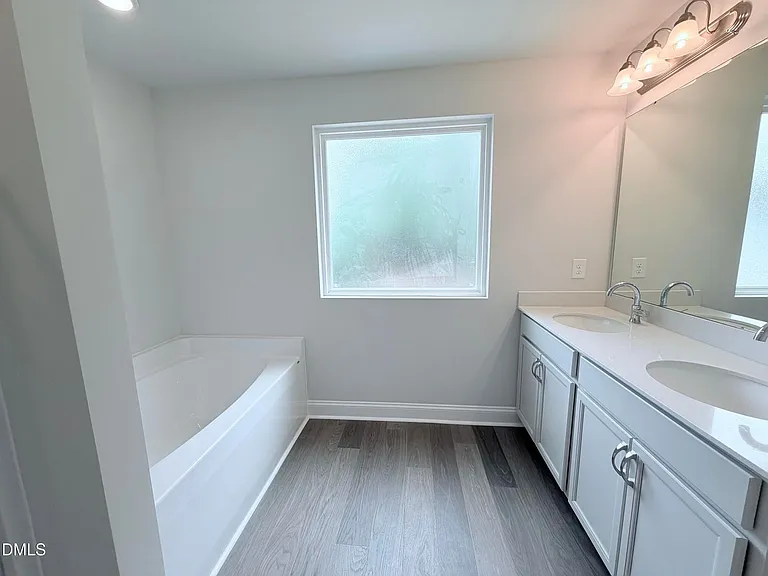 824 Roane St — Photo 8
