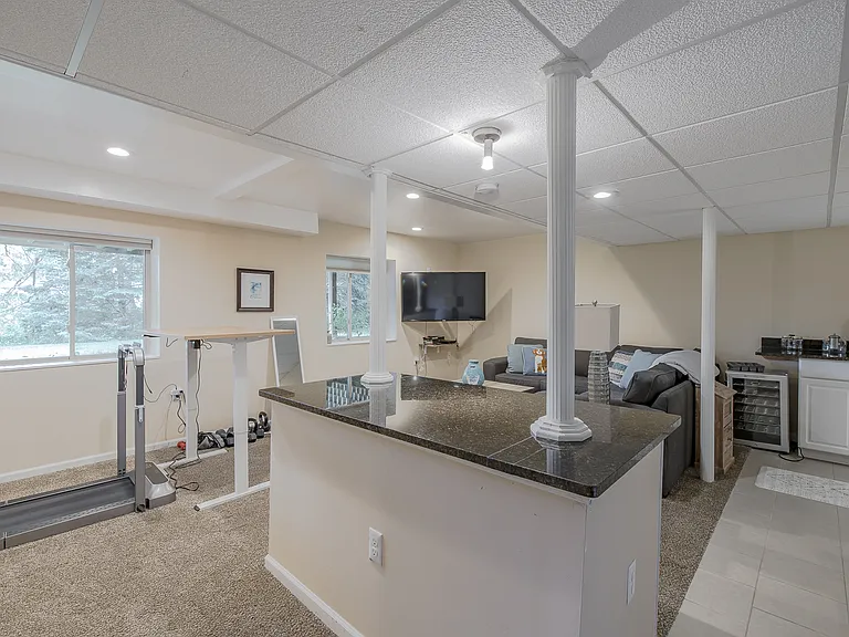 300 Stratford Ln #300 — Photo 47