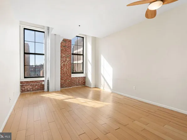 315 New St APT 503, Philadelphia, PA 19106