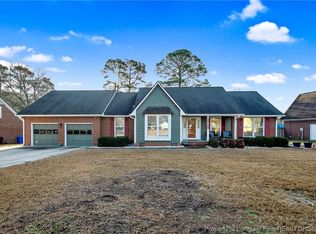 5709 Bear Creek Cir, Fayetteville, NC 28304