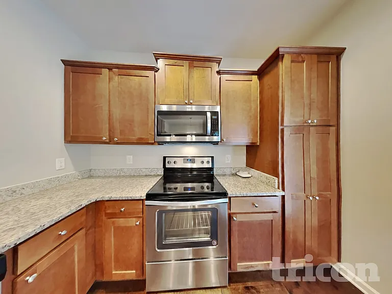 131 Hickory Station Ln — Photo 5