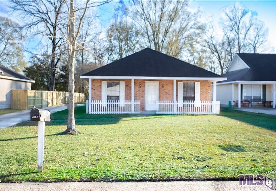 1st image of 17248 Roble Ave