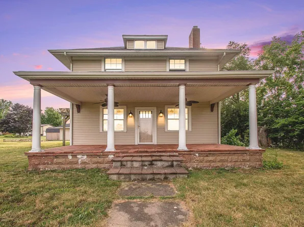 9041 E Hatchery Rd, Syracuse, IN 46567