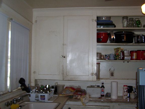 2nd image of 782 N Ramona Blvd