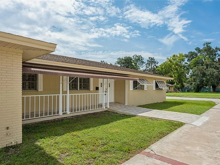 4701 N Habana Ave — Photo 2