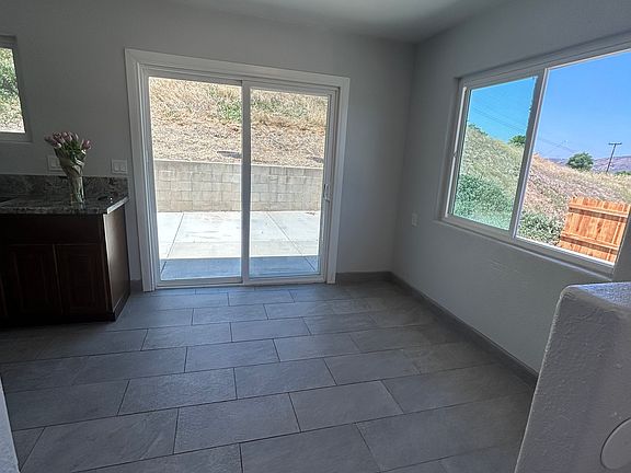 Kitchen dining area