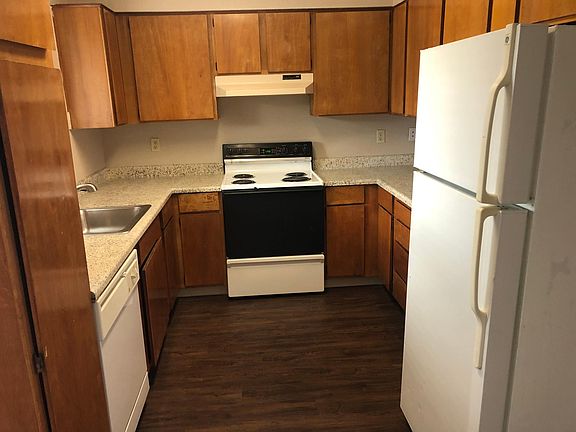 3rd image of 314 6th St APT 6