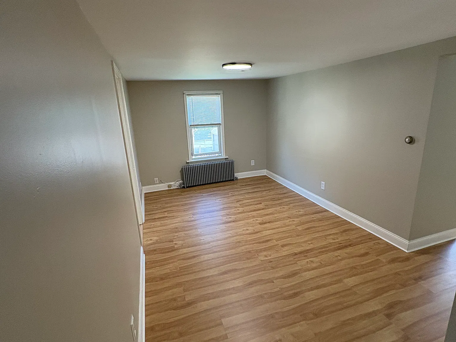 2 bed, $1,300 — Photo 2