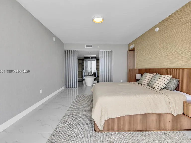 700 NE 24th St #5502 — Photo 50