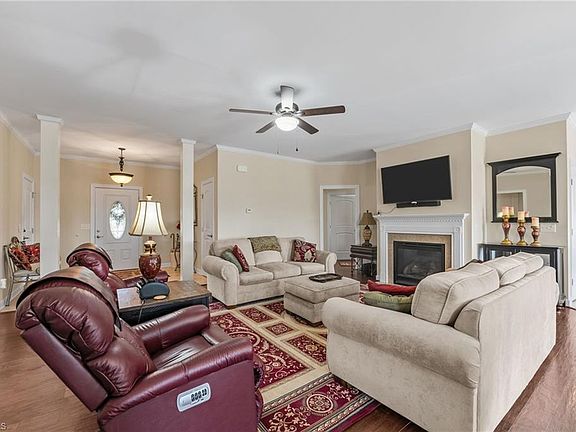 5th image of 733 Whisper Ridge Dr