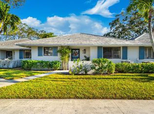 913 Club Dr, Palm Beach Gardens, FL 33418