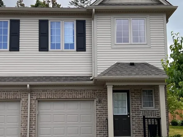 50 Pinnacle Dr #36, Kitchener, ON N2P 0H8