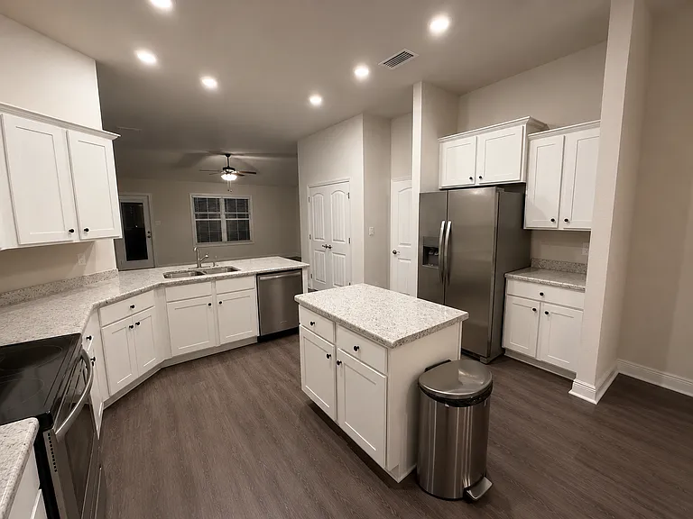 23257 Ridgewood Dr — Photo 4