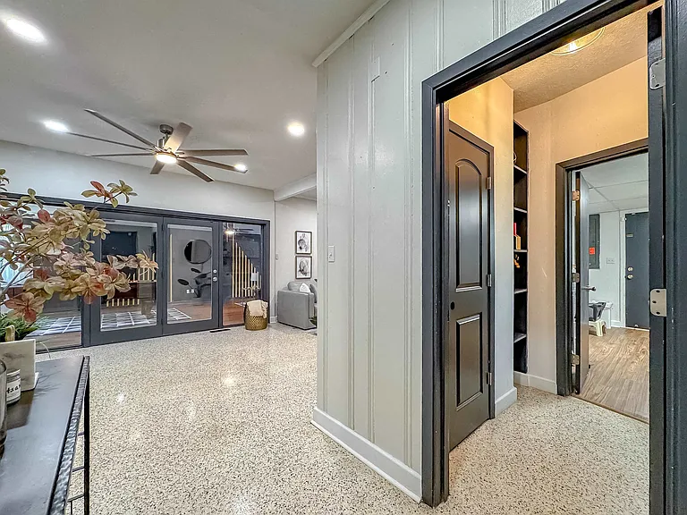 1044 Seminole Dr — Photo 40