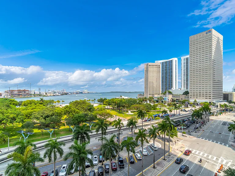 50 Biscayne Blvd #904 — Photo 9