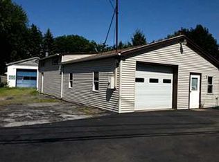 5387 Bay View Rd, Hamburg, NY 14075