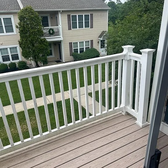 612 Yorkshire Ct — Photo 12