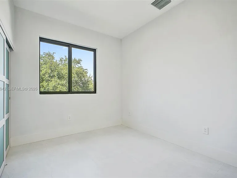 119 NE 118th St — Photo 21