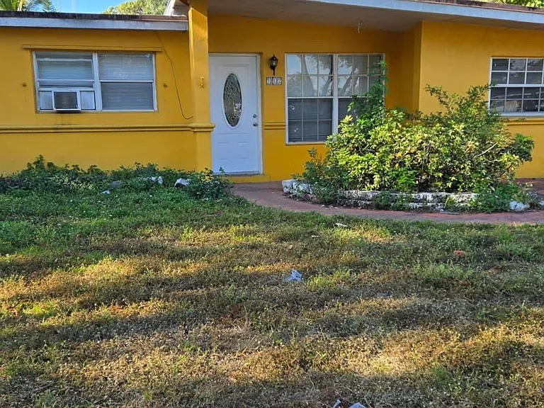 112 Newton Rd — Photo 1