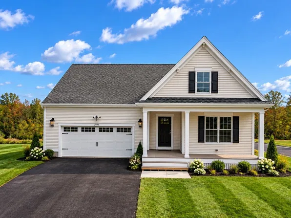 72 Clubhouse Dr, Dighton, MA 02715
