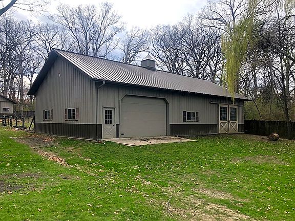 Morton 2-stall barn/workshop