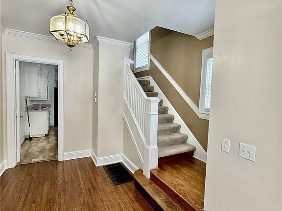 3rd image of 293 Riverside Dr