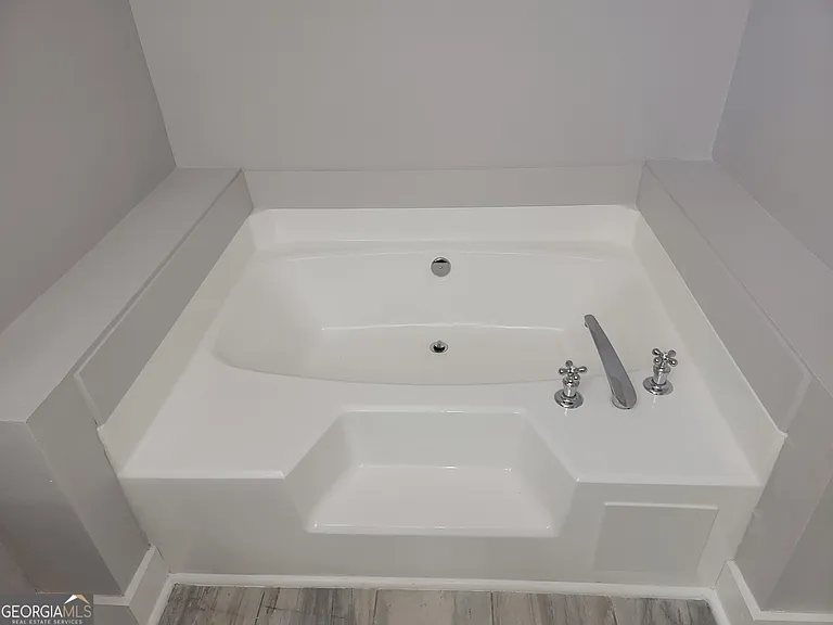 260 Greenfield Cir — Photo 24