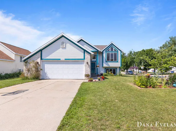 2901 Burritt St NW, Grand Rapids, MI 49504