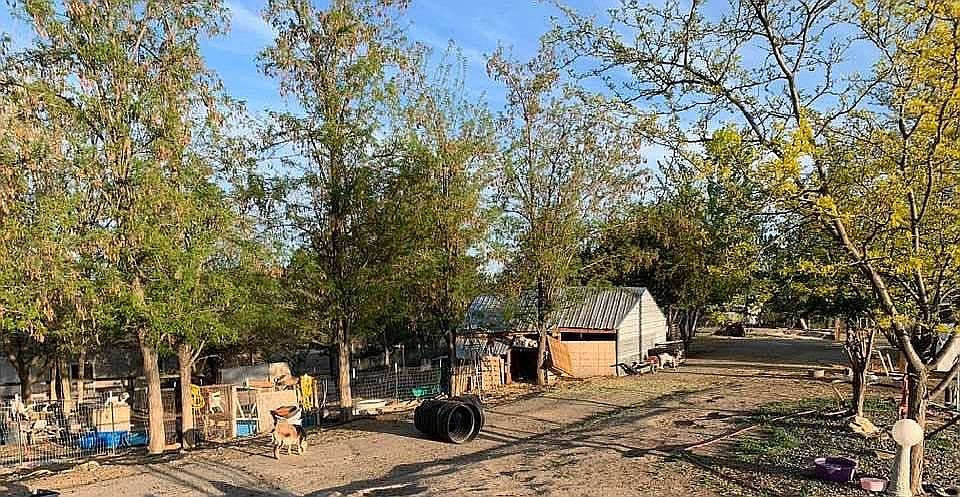 Driveway. It's a FARM. 