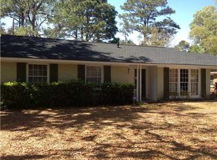 2 Queens Ct, Savannah, GA 31406