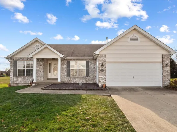 2612 Ambridge Dr, Shiloh, IL 62221