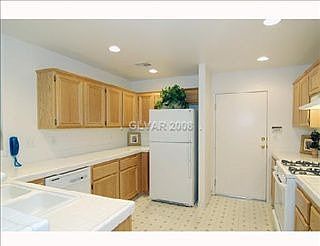 3rd image of 1465 Bramfield Ct Unit 101