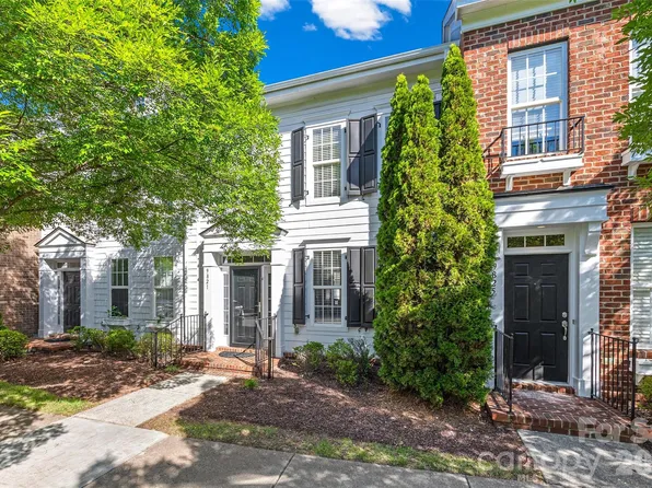9821 Longstone Ln, Charlotte, NC 28277