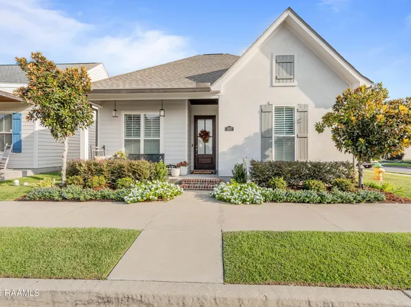 307 Harvey Cay Ln, Youngsville, LA 70592