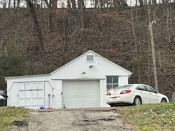 3rd image of 1594 Highland Park