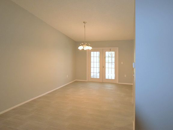 5th image of 3226 Oakwood Pl